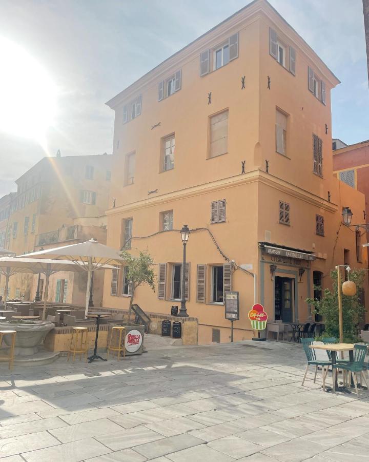 Appartement CASA MANTINUM au coeur de la Citadelle à Bastia  Extérieur photo