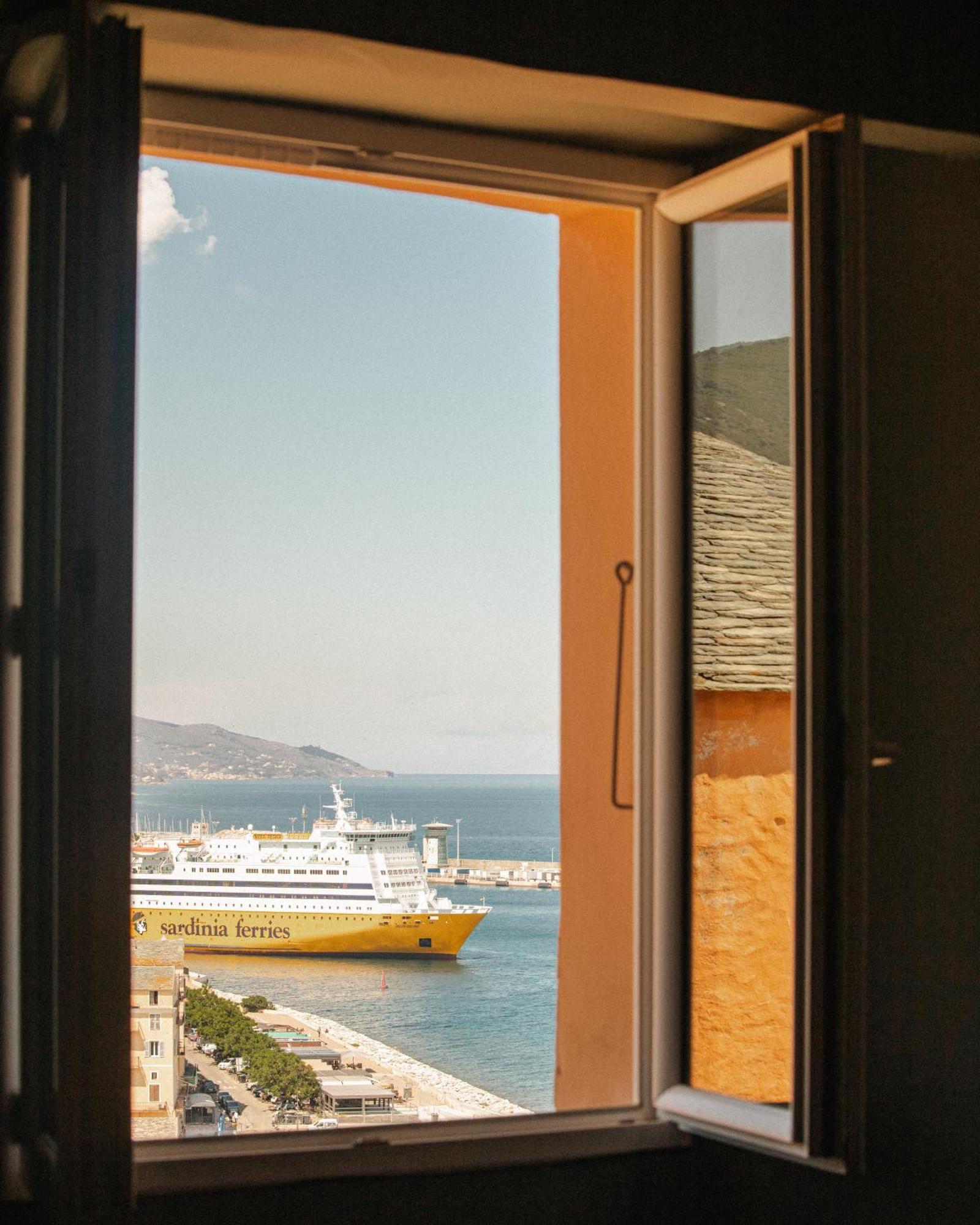 Appartement CASA MANTINUM au coeur de la Citadelle à Bastia  Extérieur photo