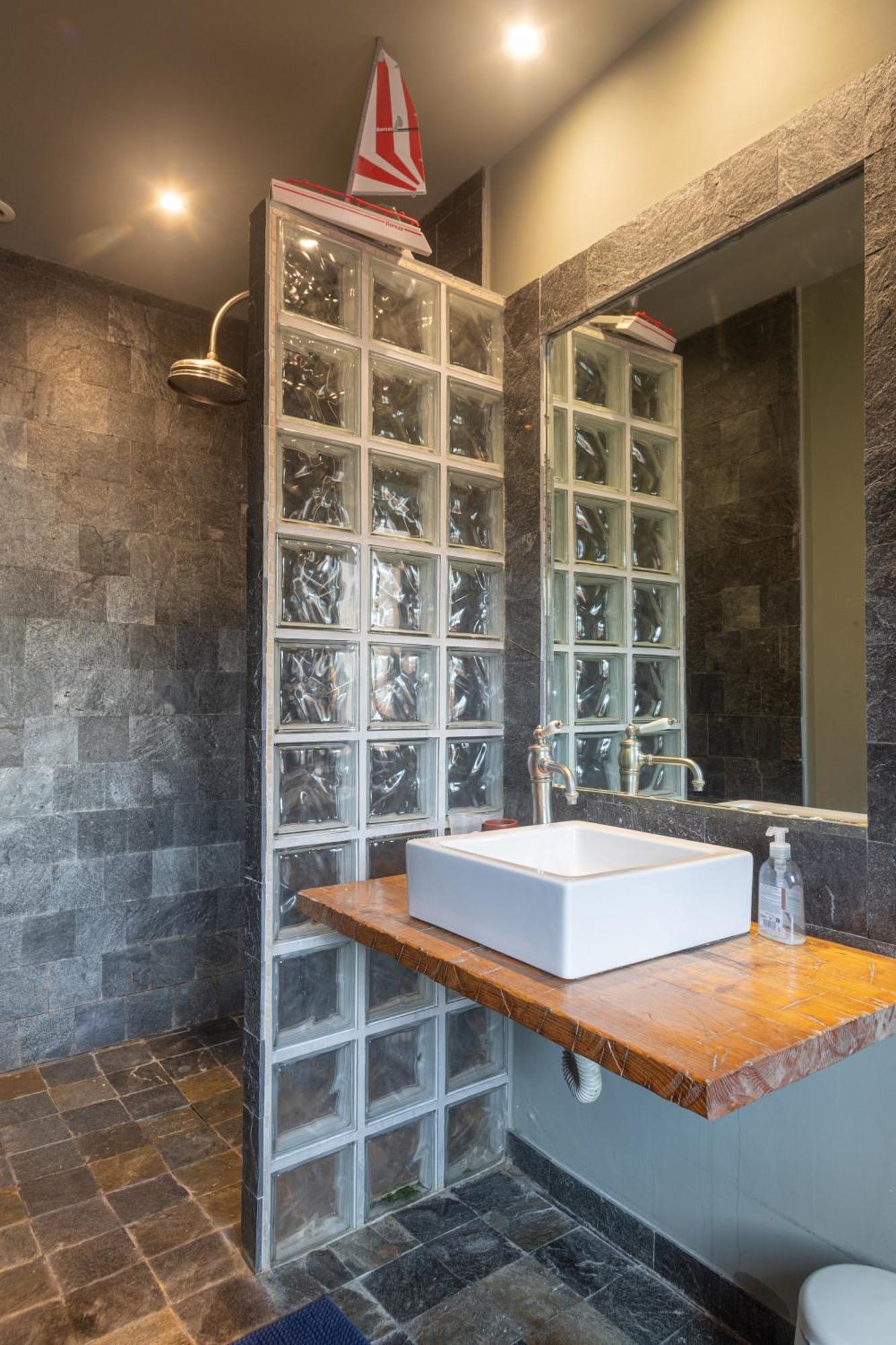 Appartement CASA MANTINUM au coeur de la Citadelle à Bastia  Extérieur photo