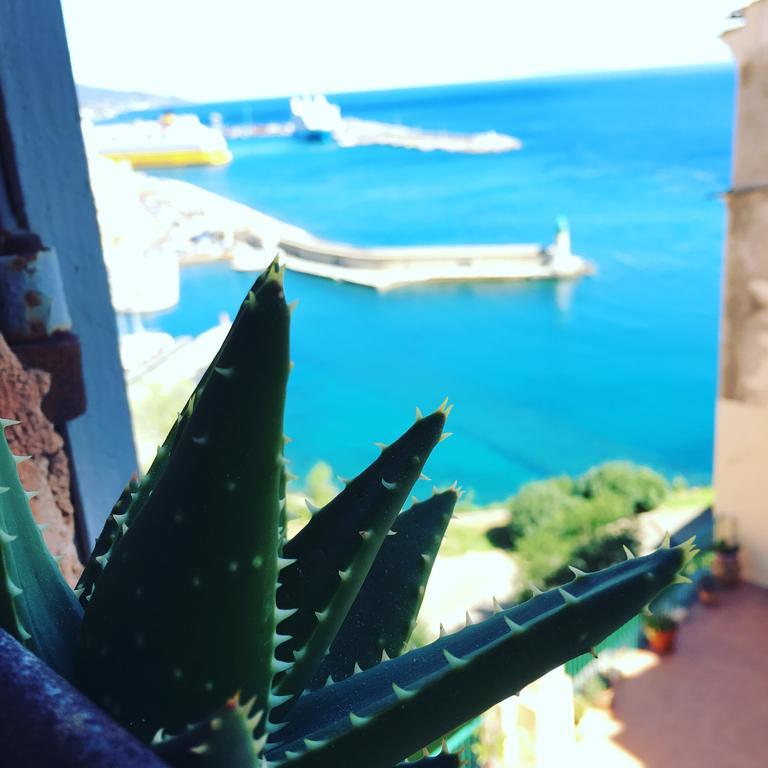 Appartement CASA MANTINUM au coeur de la Citadelle à Bastia  Extérieur photo