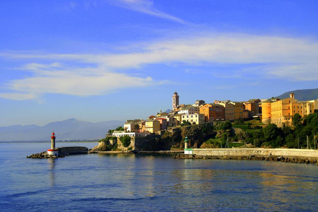 Appartement CASA MANTINUM au coeur de la Citadelle à Bastia  Extérieur photo